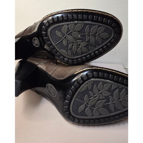 Sofft High Heels Clogs Mules Shoes Sz 8M Dark Olive. Black Heel and Nickel Studs - Picture 6 of 16